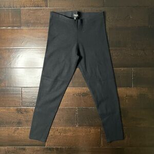 Banana Republic Women’s Black Petite Leggings “Lenzing Ecovero Serene Sweater”